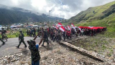 Peringatan Hari Lahir Pancasila, 800 Warga Puncak Jaya Kirab Bendera 50 Meter 7