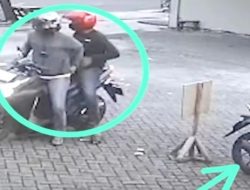 Aksi Pelaku Terekam CCTV: Dua Pria Berbadan Besar Gondol Motor di HR Muhammad Surabaya