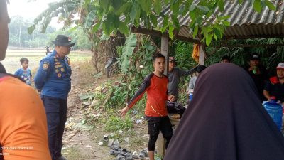 Hari Kedua Pencarian, Bocah 6 Tahun Khenzi Gunawan Belum Ditemukan, Tim Gabungan Basarnas dan Damkarmat Lamsel Terus Sisiri Sungai Way Pisang 7