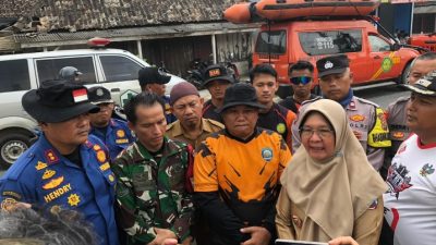 Hari Keempat Pencarian, Jenazah Bocah 6 Tahun Khenzi Gunawan Ditemukan di Tumpukan Sampah Jembatan Ambruk Sungai Way Pisang 6