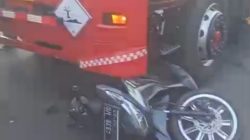 Satu Orang Dinyatakan Tewas, Truk Tangki Tabrak Pemotor di Perempatan TL Karang Tembok Semampir Surabaya