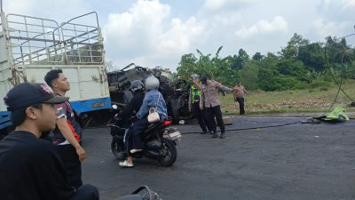 Tabrakan Beruntun 3 Truk Fuso di Jalinsum Penengahan, 2 Orang Tewas dan 3 Luka-Luka Diduga Akibat Rem Blong 6