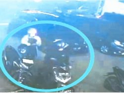 Terekam CCTV, Aksi Dua Pelaku Curanmor di Parkir Kawasan Pendugo Surabaya