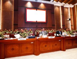 Panglima TNI dan Menhan RI Hadiri Raker Bersama Komisi I DPR RI