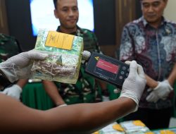 Satgas Pamtas Yonarhanud 1/PBC/1 Kostrad Kembali Ukir Prestasi, Gagalkan Penyelundupan 21,4 Kg Sabu dan Amankan WNA di Entikong
