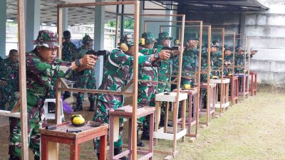 Asah Ketangkasan dan Fokus Tempur, Lanud Sjamsudin Noor Gelar Latihan Menembak Berkala Guna Perkuat Ketangguhan dan Kesiapsiagaan Prajurit 6