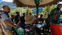 Kodim 1714/Puncak Jaya Gelar Nobar Piala Dunia 2026, Pererat Keakraban Bersama Masyarakat