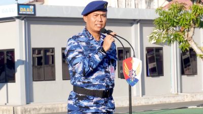 Harumkan Nama Satuan di PORAU 2026, Komandan Lanud Sjamsudin Noor Anugerahkan Piagam Penghargaan Kepada Dua Personel Berprestasi 6