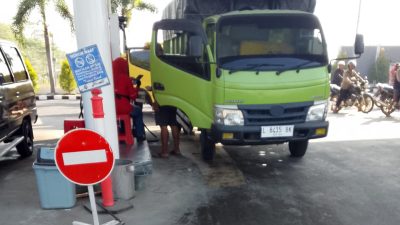 SPBU Sambeng Menjadi Sorotan: Mandor dan Aparat Sama-sama Enggan Beri Penjelasan 6