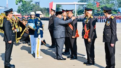 Panglima TNI Hadiri Peringatan HUT Ke-80 Bhayangkara, Perkuat Sinergi TNI-Polri 10