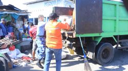 Lanud Sultan Hasanuddin Bersama Satuan TNI AU Makassar Gelar Karya Bakti di Pasar Mandai Sambut Hari Bakti ke-79 TNI Angkatan Udara 3