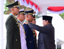 Panglima TNI Hadiri Upacara Prasetya Perwira (Praspa) TNI dan Polri Tahun 2026 di Istana Negara