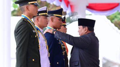 Panglima TNI Hadiri Upacara Prasetya Perwira (Praspa) TNI dan Polri Tahun 2026 di Istana Negara 6