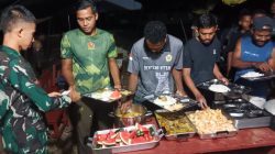 Jaga Stamina Demi Pengabdian, Satgas TMMD Ke-129 Kodim 1807/Sorong Selatan Bagikan Vitamin dan Santap Malam Bersama Warga