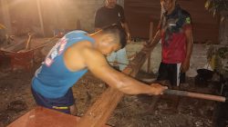 Lembur Hingga Malam, Satgas TMMD Ke-129 Kodim 1807/Sorong Selatan Kebut Pembangunan Rumah Semi Permanen Capai 49 Persen