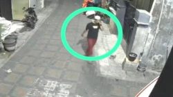 Viral di Medsos Pelaku Menggunakan Peci, Kaos dan Bersarung Berhasil Menggondol Sepeda Motor Honda Vario 125. Dijalan Kedinding Lor Gang Kemuning Surabaya