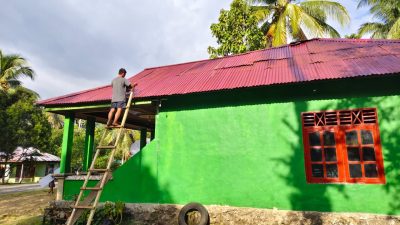 Wujud Nyata Kepedulian TNI AD, Satgas TMMD Ke-129 Kodim 1807/Sorong Selatan Percepat Rehab RTLH Milik Ibu Diana 6