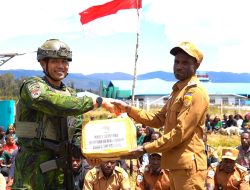Tembus Medan Ekstrem, Koops TNI Habema Berhasil Salurkan 2 Ton Bantuan Kemanusiaan ke Tiga Distrik di Kabupaten Puncak