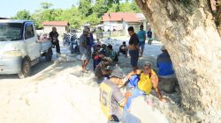 Hangatnya Kebersamaan, Satgas TMMD ke-129 Kodim 1505/Tidore Makan Bersama Warga di Lokasi Pekerjaan