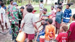 Koramil 1710-07/Mapurujaya Salurkan Bantuan Air Bersih untuk Warga Kampung Mwuare