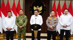 Panglima TNI Dampingi Menko Polkam Sampaikan Imbauan Jaga Kondusivitas Bangsa 2