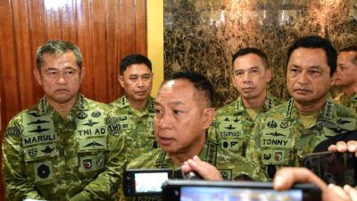 Panglima TNI Imbau Masyarakat Tidak Mudah Terprovokasi Informasi yang Belum Terverifikasi 6