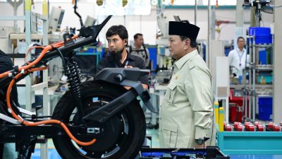 Panglima TNI Hadiri Peluncurkan Motor Listrik Nasional oleh Presiden RI 5