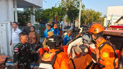 TNI Kerahkan Personel, Hercules, dan KRI Bantu Masyarakat Terdampak Gempa NTT 6