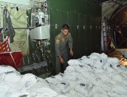 TNI Kirim 27 Ton Bantuan untuk Korban Gempa NTT