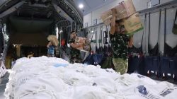 Hari Keenam Pascagempa, TNI Kerahkan 5.254 Personel dan Salurkan 293 Ton Bantuan untuk NTT