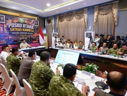 Panglima TNI Dampingi Presiden Prabowo Tinjau Penanganan Karhutla di Riau dan Sumatera Selatan