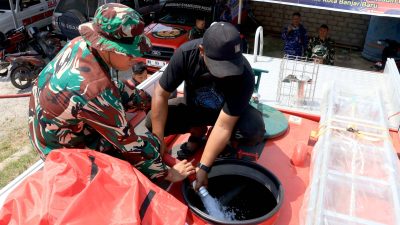 Perkuat Kesiapsiagaan Dalam Menangani Karhutla, Personel Lanud Sjamsudin Noor Asah Kemampuan Operasikan Kendaraan Pemadam Kebakaran 7