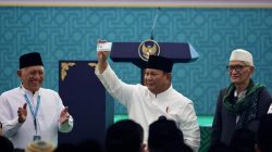 Prabowo Terima Kartu Anggota Seumur Hidup NU: Ini Kehormatan Besar bagi Saya