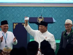 Prabowo Terima Kartu Anggota Seumur Hidup NU: Ini Kehormatan Besar bagi Saya