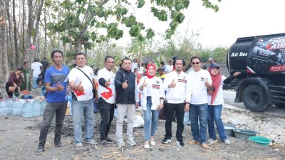 Menabur Kebaikan di Tengah Kemarau: DPD PSI Bojonegoro Salurkan Bantuan Air Bersih untuk Warga Ngasem 6