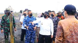 Gunakan Cairan Khusus, Metode Undercooling Dikerahkan; Gubernur, Danlanud, dan Forkopimda Kalsel Bersinergi di Titik Api Atasi Karhutla