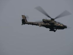 Misi Close Air Support AH-64 Apache Warnai SGS 2026