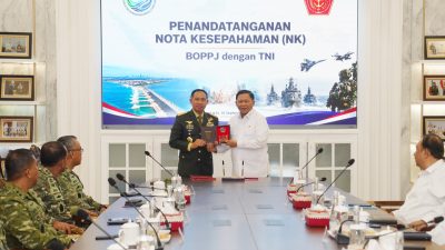 Panglima TNI Tandatangani Nota kesepahaman Dengan Kepala Badan Otorita Pengelola Pantai Utara Jawa 7