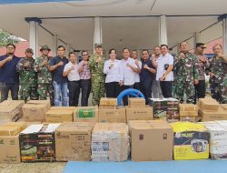 Satgas Karhutla TNI Kawal Penyaluran Bantuan Korporasi untuk Desa Terdampak di Melawi