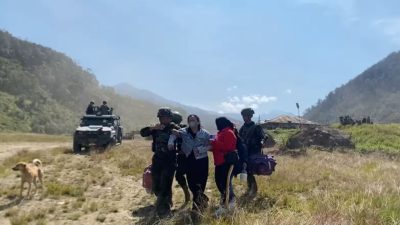Akses Darat Terhambat, Pangkoops TNI Habema Perintahkan Evakuasi Udara Ibu Sinta dari Mbua 6