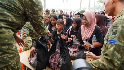 TNI Bagikan 22.000 Porsi Makanan Gratis Untuk Masyarakat pada TNI Fair 2026 Di Monas 7