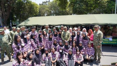 Panglima TNI Hadiri Bazar Bersama Rakyat di Yogyakarta 7