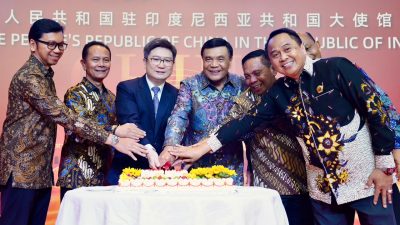 Kasum TNI Bersama Menko Polkam Hadiri Perayaan Hari Nasional ke-77 RRC 7