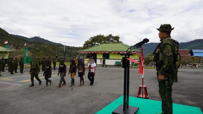 Empat Anggota OPM Serahkan Senjata dan Kembali ke Pangkuan Ibu Pertiwi 6