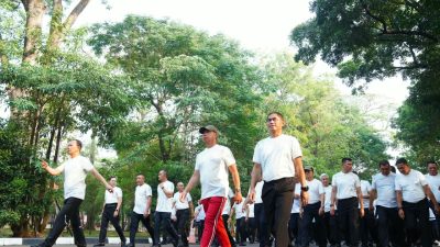 Olahraga Bersama, Panglima TNI Perkuat Kebersamaan dengan Prajurit Mabes TNI 5