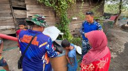 Respons Dampak Kemarau, Lanud Sjamsudin Noor Kembali Salurkan Air Bersih untuk Warga
