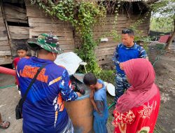 Respons Dampak Kemarau, Lanud Sjamsudin Noor Kembali Salurkan Air Bersih untuk Warga