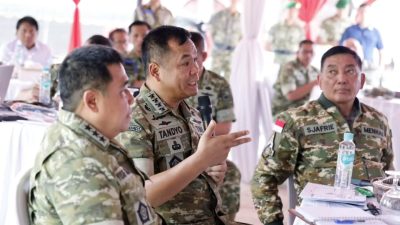 Wapang TNI Bersama Menhan RI Tinjau Kesiapan Yonif TP di Kalimantan Utara 5