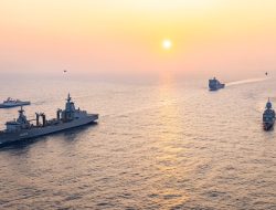 Perkokoh Diplomasi Maritim, KRI SIM-367 Berlatih Bersama Tiga Kapal Perang Australia