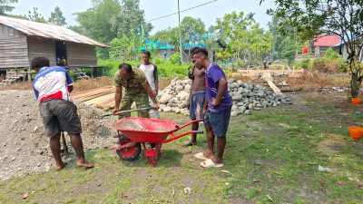 Pembangunan Jembatan Terus Dikebut, Satgas TMMD ke-130 Kodim 1808/Mansel Pasang Begisting Pondasi 5